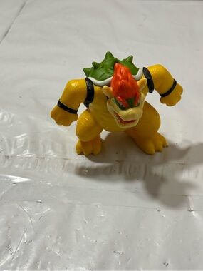Super Mario Fire Breathing Bowser 3.5” inch action figure